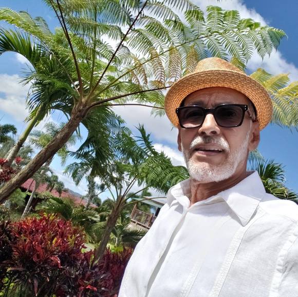 Meet your Posher, Henry - Picture 1 of 1